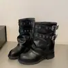 Botas negras de tacón grueso estilo británico para mujer, nueva colección otoño 2026, diseñadas para figuras petite, que realzan la altura, combinadas con faldas, botines estilo retro