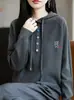Moletom com Capuz da Moda Redutor de Idade Camisa Base Tricotada para Mulheres 2026 Novo Suéter Estiloso de Primavera e Outono para Mulheres