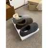 Zapatos grises peludos para mujer, planos sin cordones para exteriores de invierno, estilo Birkenstock, forrados de felpa, cálidos y cómodos
