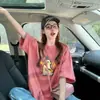 Camiseta solta de algodão puro estilo Hong Kong, cartoon retrô, grafite, para mulheres, top moderno de comprimento médio, tie-dye com blocos de cor exclusivos