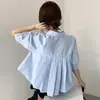 Camisa de verano coreana chic, azul suave y delicada, con cuello, sutil pliegue en la espalda y dobladillo suelto, top de manga corta