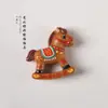 Accesorios de Caballo Mecedor de Madera Pintada, Colgante Llavero de Coche "Hazte Rico al Instante", Accesorios Mayoristas de Diseño Creativo DIY