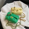 Nueva Tendencia Primavera/Verano 2025: Popular este año, el bolso pequeño cuadrado versátil de patrón de rombos es un bolso de cadena cruzado de moda