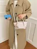 Nova bolsa tote de moda transfronteiriça retrô simples de grande capacidade com design em relevo trançado, bolsa de ombro e bolsa de mão feminina para o dia a dia