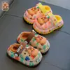 Chinelos infantis de algodão Capivara, quentes para o inverno e forrados com fleece, impermeáveis, para meninos e meninas, adequados para bebês e crianças pequenas, uso interno, com design de calcanhar fechado
