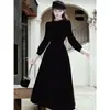 Vestido negro de terciopelo estilo Hepburn para mujer, vestido formal estilo francés otoño/invierno, poliéster, corte ajustado