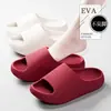 Novas chinelos de verão EVA simples para exterior com sola grossa e macia para casal, sandálias antiderrapantes para interior