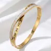 Pulsera de Acero Inoxidable Venta Directa del Fabricante Venta Caliente Transfronteriza Moda Europea y Americana Sensación de Alta Gama Pulsera de Acero de Titanio con Cruces y Números Romanos
