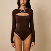 Body de Amazon nuevo, color sólido, simple, ajustado, sexy, de manga larga, con corte de anillo metálico, cuello en V profundo