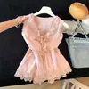Elegante camisola con ribete de encaje y escote en V con amarre para mujer, diseño de verano 2026, estilo puro y seductor, top sin mangas