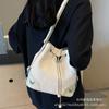 Bolsa Saco Retro Fashion para Mulheres 2026 Novo Design Tendência Mochila de Nicho Bolsa de Ombro Feminina de Grande Capacidade