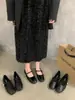 Sapatos Mary Jane Pretos Sapatos Femininos 2023 Primavera e Outono Novos Boca Rasa Macios Planos Couro Patenteado Sapatos de Nicho com Saia