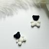 Nueva joyería para uñas de oso celebridad en línea de dos colores Oso de resina para uñas Joyería de dibujos animados Accesorios DIY para pendientes y horquillas