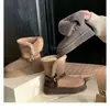 Botas de neve cinza de cano médio com sola grossa para mulheres 2026 novos sapatos de inverno com adição de fleece e espessamento de algodão quente botas de neve