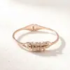 Nova Pulseira de Aço Titânio com Preço Especial para Mulheres em Formato de C Fashionável com Diamantes Resistente à Cor Alta Qualidade Joia para Melhor Amiga