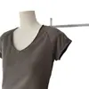 Camiseta de manga curta com decote V e barra dobrada, 3 cores guardadas para mim