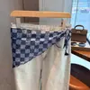 Lenço Fashion Estilo Coreano Xadrez Retrô Formato de Diamante Lenço de Início de Primavera para Mulheres Lenço de Seda Lenço Triângulo Acessórios para Lenço de Cabeça Lenço de Seda