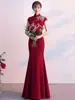 Nuevo Vestido Rojo Cola de Pez Estilo Chino para Mujer, Cuello Alto, Vestido Bordado Tostado, Vestido de Compromiso de Novia, Adelgazante y Elegante, Adecuado para Uso Diario