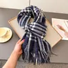 Lenço Cachecol Quente Xadrez Imitação de Cashmere Literário e Fresco Unissex Moda Outono e Inverno Lenço Versátil com Franjas