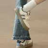 Zapatillas blancas populares para mujer, nuevas zapatillas deportivas de moda Otoño 2026, zapatillas casuales versátiles de suela gruesa, mocasines para estudiantes