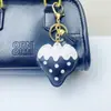 Llavero Creativo de Fresa con Borla de Cuero PU para Llaves de Coche Colgante de Bolso Accesorios Lindos para Auriculares Regalo
