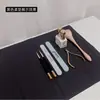 Tapete Desechable para Mesa de Uñas Arte de Uñas Uso en Salón de Uñas Japonés Impermeable Resistente a Manchas Absorbente por Ambos Lados Almohadilla de Limpieza Almohadilla de Apoyo para la Mano Mantel