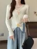 Deseo Puro Encaje de Costura Diseño de Flor Primavera Nuevo Suéter Ajustado Adelgazante de Manga Larga Camisa de Punto Top Corto
