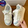 Tênis Novos Fofos Tendência Sola Grossa para Mulheres Primavera 2026, Sapatos Brancos de Nicho para Estudantes, Tênis Esportivos Casuais Respiráveis
