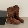 Botas estilo retrô, que aumentam a altura, com salto grosso para mulheres, nova coleção outono 2026, design emagrecedor, perfeitas com vestidos, estilo coreano, sola macia e cano curto