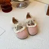 Pantuflas Birkenstock de Niña con Moño Estilo Otoño 2025 Niña Pequeña Versátiles Mary Jane Suela Suave Medias Pantuflas de Exterior