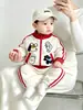 Conjunto Novo Primavera/Outono 2026 para Meninos e Meninas Bebês, Jaqueta Moletom Casual Infantil, Roupas Largas com Plus Veludo, Conjunto de Duas Peças