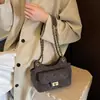 Elegante y moderna bolsa de cadena con patrón de diamantes para mujer, nueva y elegante bolsa de hombro/bajo el brazo inspirada en Chanel 2026, versátil bolsa cruzada