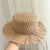Sombrero de Paja de Copa Plana para Mujer, Estilo Francés de Verano con Lazo Calado Transpirable Protector Solar Sombrero de Sol para Vacaciones en la Playa