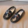 Sapatilhas Infantis 2026 Outono Novo Estilo Coreano Mocassins Meninos e Meninas Criança Antiderrapante Confortável Solado Macio Sapatos de Bebê de Couro