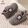 Sapatos Infantis Babudou 2025 Novos Botas de Neve Infantis de Inverno Sapatos Simples de Algodão Antiderrapantes com Solado Grosso para Casa e Interior