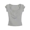 Nova Camiseta de Manga Curta para Mulheres Verão 2026, Popular Cinza Slim Fit Renda Design Nicho Top Curto Ins