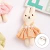 Primavera y verano nuevo broche de conejo felpa lindo animal pequeño caricatura japonés ropa de niñas zapatos colgante de bolso pequeño regalo