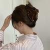 Pinza Negra de Satín con Lazo para Cola de Caballo, Pinza para Volumen del Cabello con Etiqueta Dorada de Lujo Ligero, Pinza para el Cabello de Viajero de Alta Gama y Exquisita