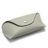 Fábrica al por mayor de moda simple caja de cuero suave bolsa negra nueva caja de gafas de sol en forma de U se puede imprimir el logotipo