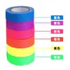 Fita de tecido fluorescente UV de fábrica para equipes de filmagem, adereços de palco, decoração, sinalização e fins de advertência