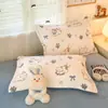 Un par de fundas de almohada de terciopelo de leche engrosadas para otoño e invierno, adecuadas para uso doméstico; fundas de almohada de forro polar de coral, almohadillas para adultos y fundas de almohada (se vende individualmente)