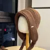 Sombrero de mujer estilo japonés para otoño e invierno, gorro de punto cálido y protector para los oídos con lindos pompones, casual y versátil, adecuado para cabezas grandes, sombrero de lana que cubre la cabeza