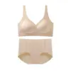 Roupa íntima tipo sutiã sem costura com decote V para mulheres, fina, sem aro, com faixa de silicone para suporte suave, conjunto com grande design sem costas