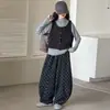Conjunto de otoño para niñas 2026 nuevo estilo, chaleco popular, top básico y pantalones casuales conjunto de tres piezas para niñas mayores