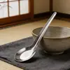 Cuchara de acero inoxidable con mango largo para adultos, cuchara extendida de fondo plano para uso doméstico, cuchara para comer de cafetería estudiantil, cuchara para sopa, venta al por mayor directamente del fabricante