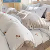 2026 Novo Modelo Conjunto de Cama de Algodão Puro de Quatro Peças 100% Algodão Cama de Solteiro para Dormitório de Estudante Conjunto de Roupa de Cama de Três Peças