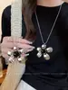Collar Largo con Colgante de Flor de Plata Coreana para Mujer 2025 Nuevo de Gama Alta Lujo Accesible Cadena Clavicular de Nicho