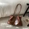 Bolsa Retro de Gama Alta Color Marrón Maillard para Mujer 2025 Nueva Bolsa de Hombro de Gran Capacidad para el Trabajo Bolso de Mano