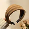 Diadema de ala ancha que hace que la cara parezca más pequeña, diadema de estilo nuevo 2026 para mujer con copete alto, accesorio para el cabello sofisticado y elegante