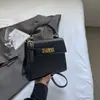 Bolso de Mano Elegante de Diseño de Nicho Versátil de Moda Transfronterizo para Mujer 2026 Nuevo Bolso de Hombro Único Cruzado de Alta Gama para Viajes Cotidianos